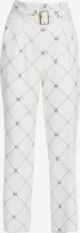 Influencer Дънки Tapered Leg Панталон в бяло: отпред
