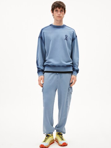 Loosefit Pantalon ARMEDANGELS en bleu