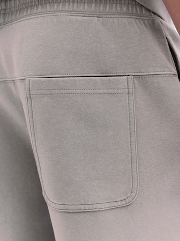 Pull&Bear Loosefit Kalhoty – šedá