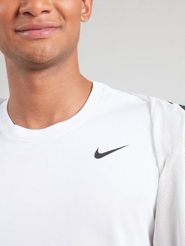 Tricou funcțional de la NIKE pe alb