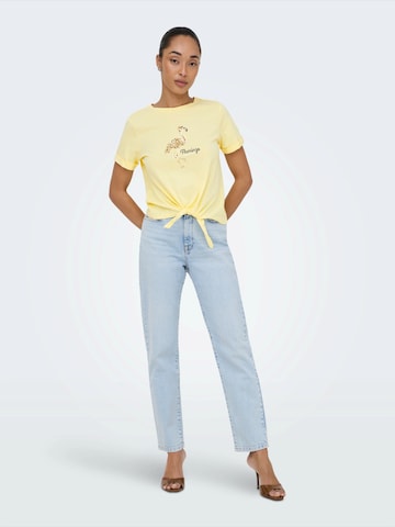 ONLY - Camiseta 'ONLDORA' en amarillo