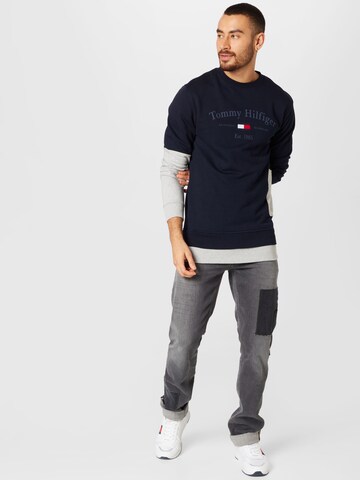 Tommy Jeans Mikina – modrá