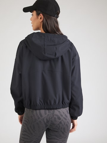 UNDER ARMOUR Спортивная куртка 'Rival' в Черный