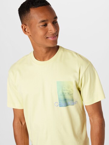 Calvin Klein Tričko 'Summer Clouds' – žlutá