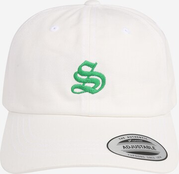 Cappello da baseball 'Letter' di Urban Classics in bianco