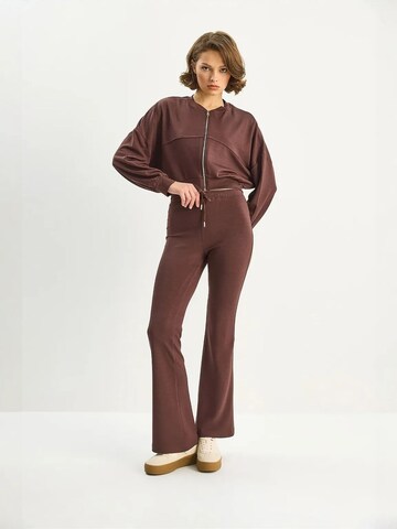 Bianco Lucci Joggingpak in Bruin