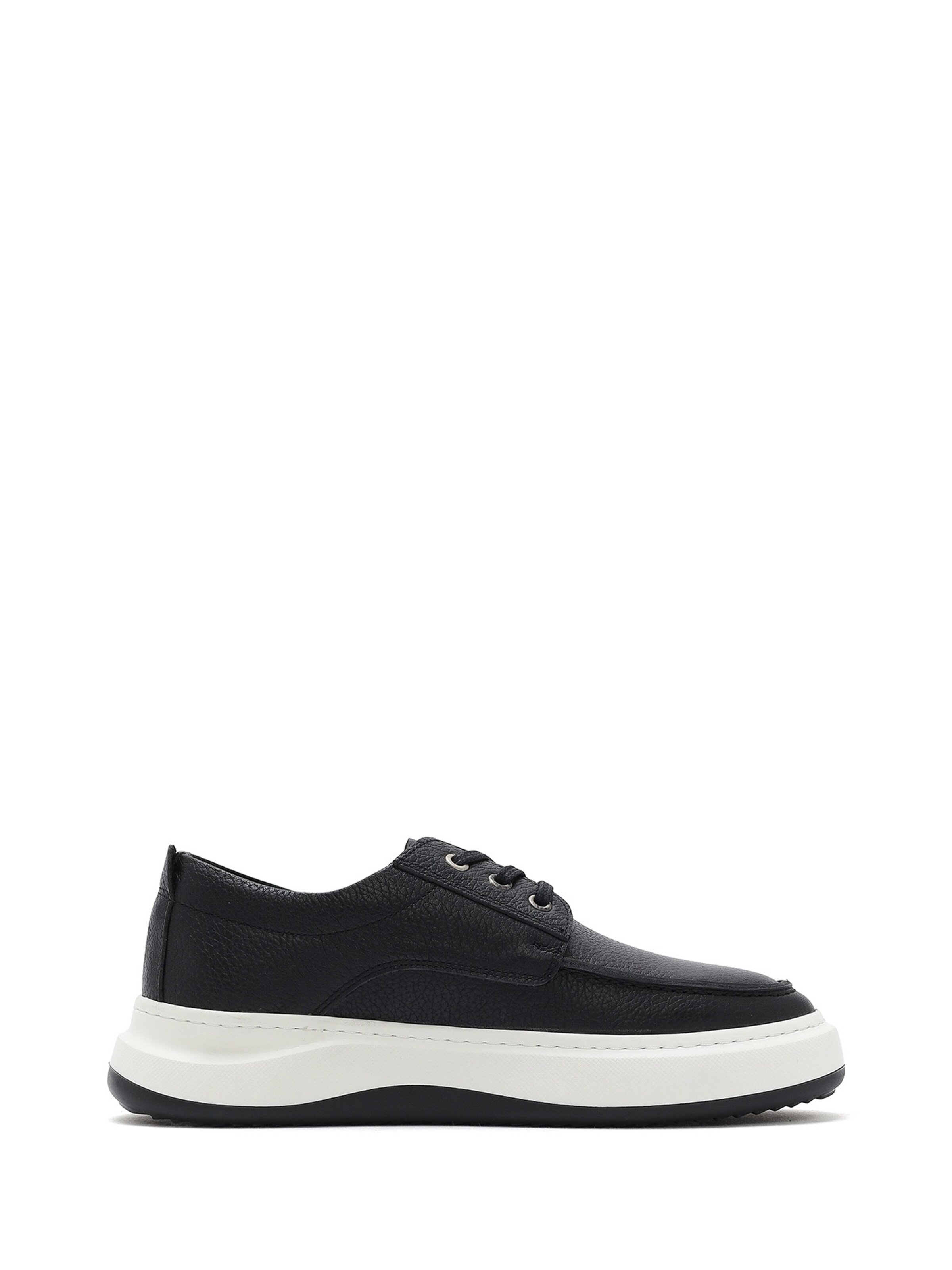 Derimod - Sapato com atacadores em preto