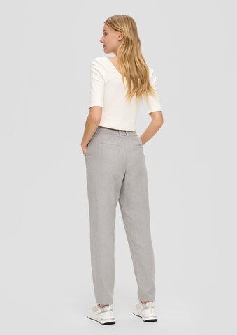 QS Regular Pleat-Front Pants in Grey