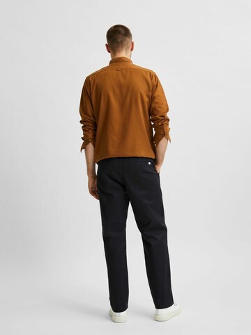 SELECTED Loosefit Lærredsbukser 'Salford' i sort