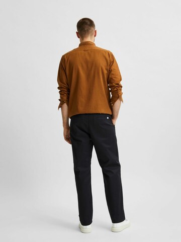 SELECTED HOMME Loose fit Chino trousers 'Salford' in Black