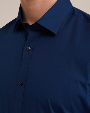 Slim fit Camicia di WE Fashion in blu