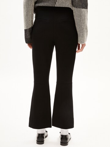 ARMEDANGELS Flared Broek 'GAEAA' in Zwart