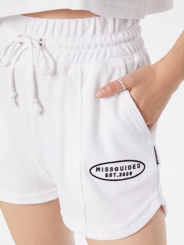 Regular Pantalon Missguided en blanc
