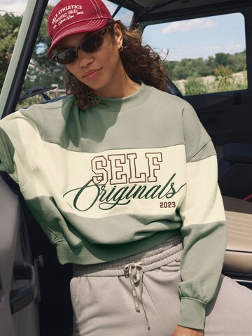 self. Sweatshirt in Groen