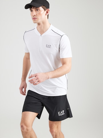 EA7 Emporio Armani Toiminnallinen paita värissä valkoinen: etupuoli