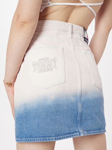 Tommy Jeans Sukně – modrá