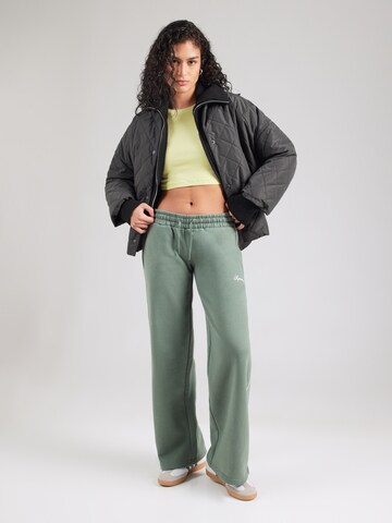 Loosefit Pantalon 'Country Club' Superdry en vert