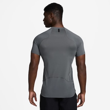 NIKE Performance Shirt in Grey