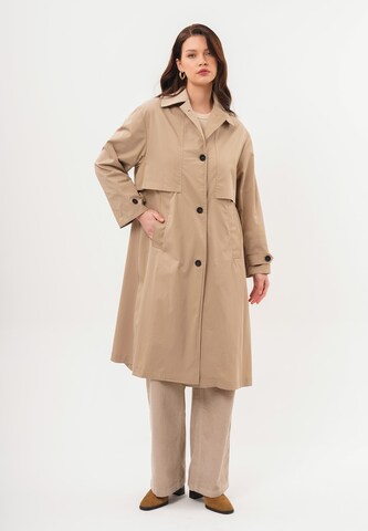 FRESHLIONS Trenchcoat 'Cecilia' in Braun: Vorderseite
