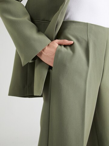 Wide leg Pantaloni con piega frontale 'Barbine' di MSCH COPENHAGEN in verde