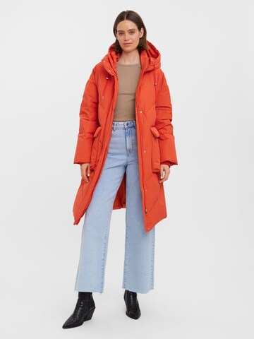 Veste mi-saison VERO MODA en rouge