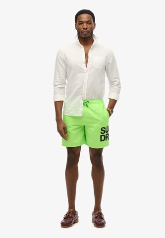 Shorts de bain Superdry en vert