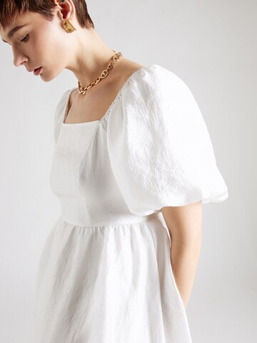 PIECES - Vestido 'DAZZELING' em branco