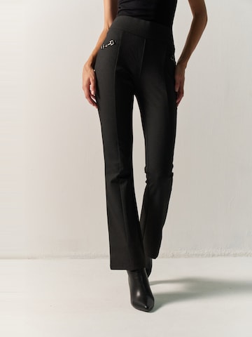 KOROSHI Bootcut Bukser i sort: forside