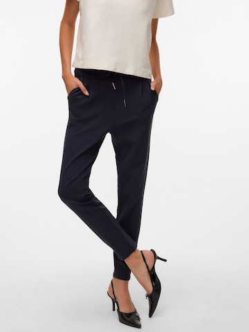 Tapered Pantaloni con pieghe 'Eva' di VERO MODA in blu: frontale
