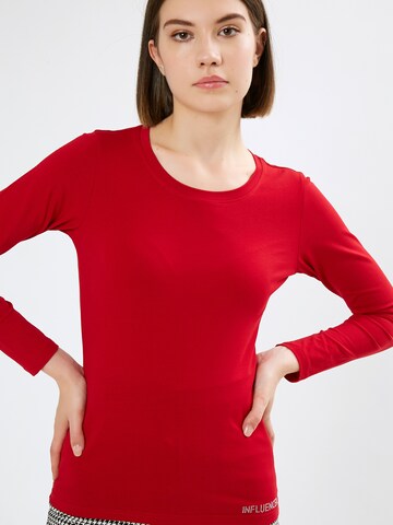 Influencer Shirt in Rood