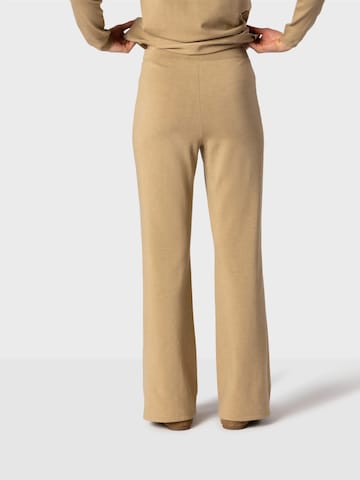 regular Pantaloni ' ' di NAULOVER in marrone: dietro