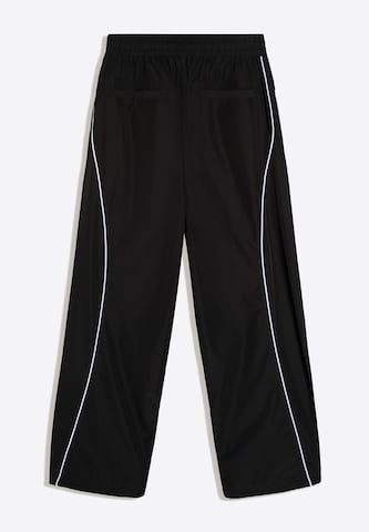 Bershka Baggy Byxa i svart