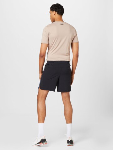 UNDER ARMOUR Regular Sportshorts 'Launch Elite 7' in Schwarz