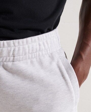 Effilé Pantalon 'Code Essential' Superdry en blanc