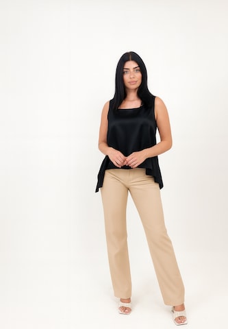 Elara Blouse in Zwart: voorkant