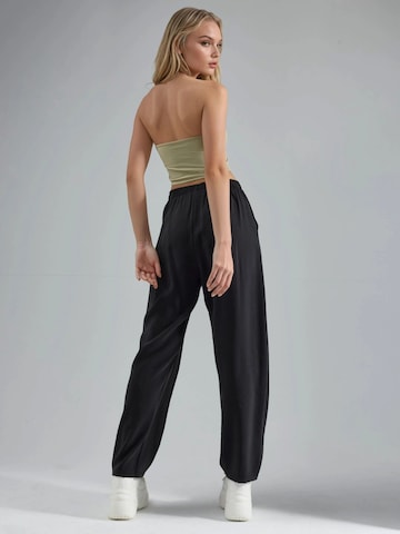 Barrel Pantalon Busem en noir