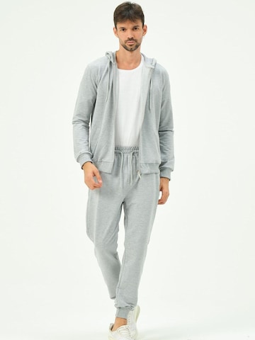 C&City Pyjama in Grijs