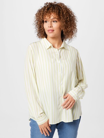 Cotton On Curve Blouse in Groen: voorkant