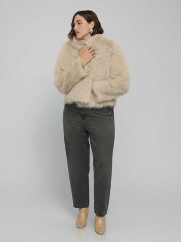 Cappotto invernale di Fiorella Rubino in beige