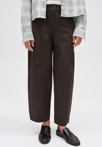 OPUS Barrel Pants 'Maiga Mod' in Brown: front