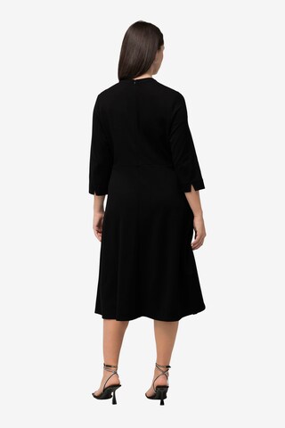 Rochie de la Ulla Popken pe negru