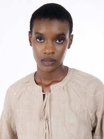 Influencer - Blusa en beige