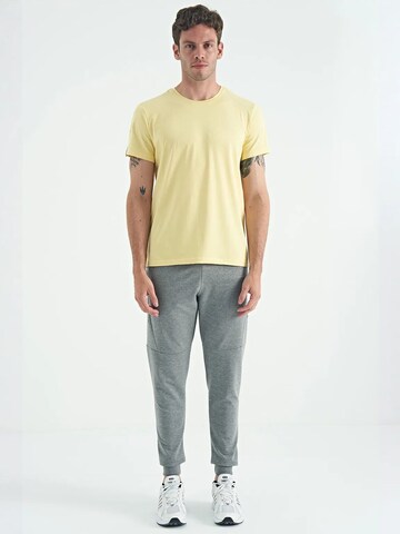 T-Shirt Tommy Life en jaune