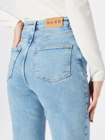 NA-KD regular Jeans i blå