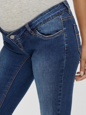 Slimfit Jeans 'Mllola' di MAMALICIOUS in blu