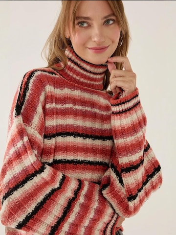 Hiccup Pullover in Orange