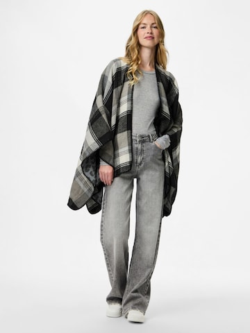 Mantellina di PIECES in grigio