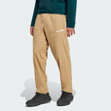 ADIDAS TERREX Slimfit Outdoorbyxa 'Essentials' i brun: framsida