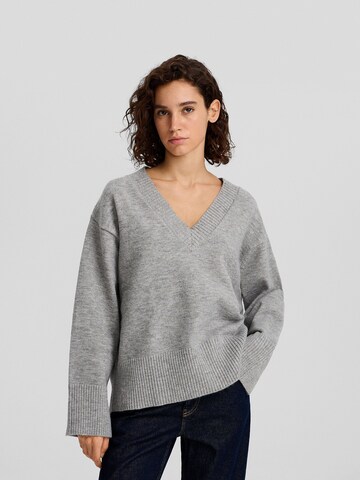 Bershka Sweater in Grey: front