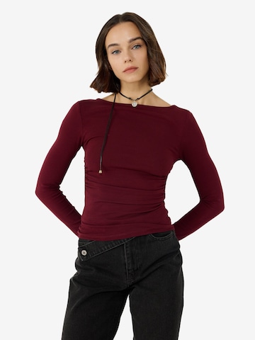 No Matter What Shirt in Rot: Vorderseite